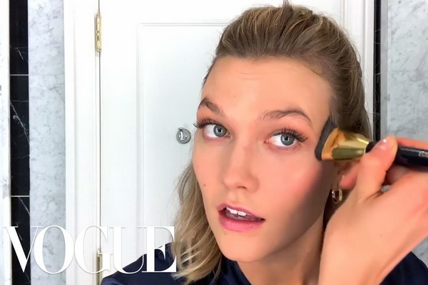 Karlie Kloss je za Vogue magazin otkrila par makeup trikova za efektan večernji makeup look