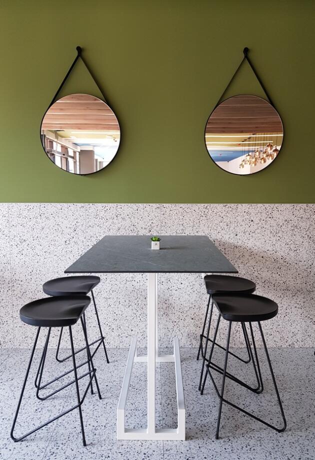 Zavirili smo u preuređeni snack & caffe bar Foody u Mostaru čije uređenje potpisuju dvije bh.arhitektice