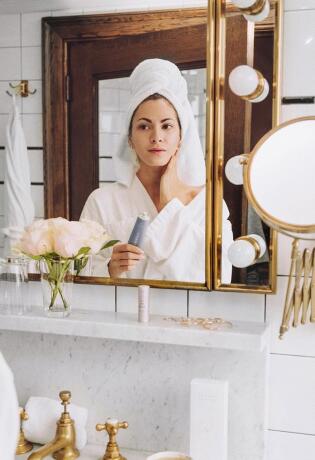 Zašto je skidanje šminke prije spavanja važan dio naše svakodnevne beauty rutine?