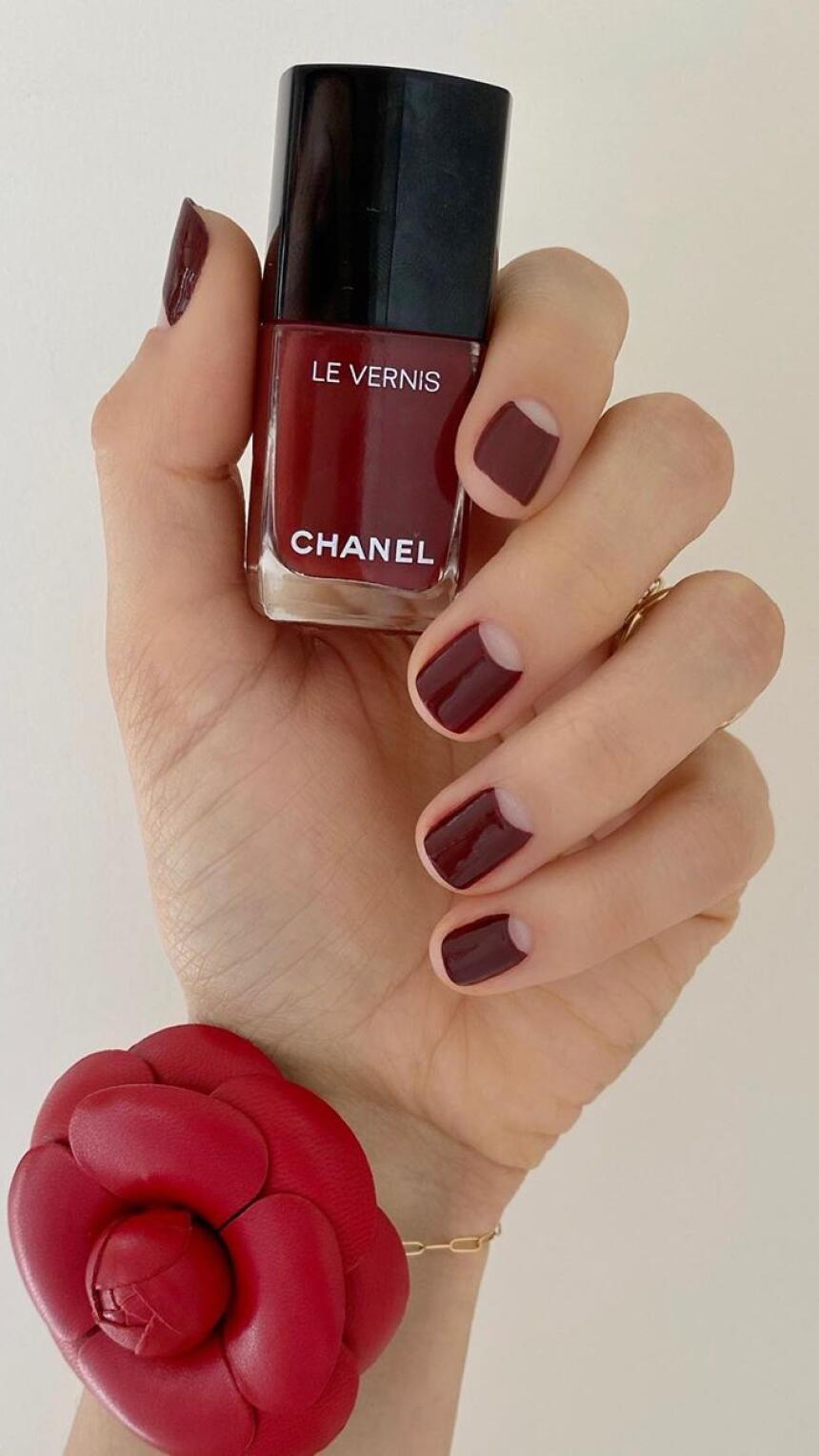 Poznata nail art umjetnica kroz tutorijal otkriva kako doma napraviti 'negative space' manikuru
