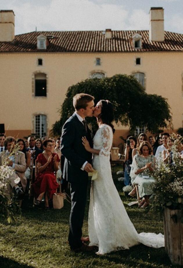 Bh.studio Dario & Jakov potpisuje fotografije ovog prekrasnog vjenčanja u malom francuskom selu Lupiac