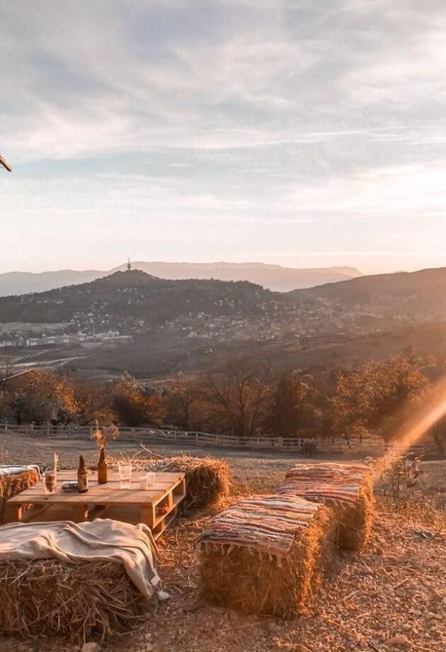 Džipsi - idilično boho mjesto nadomak Sarajeva idealno za poslijepodnevnu pauzu i vikend druženja
