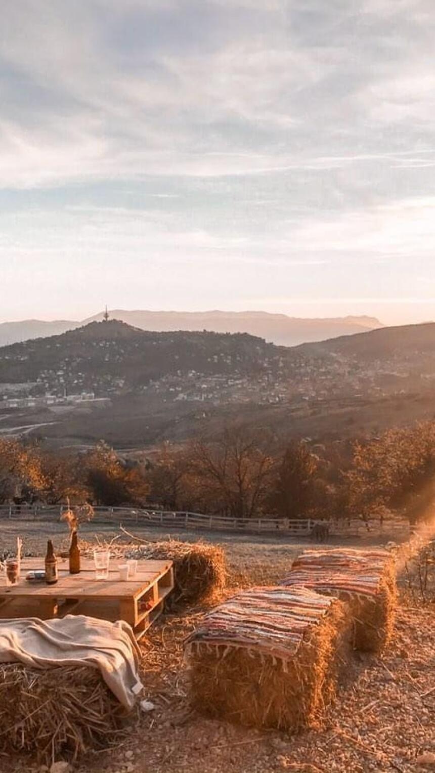 Džipsi - idilično boho mjesto nadomak Sarajeva idealno za poslijepodnevnu pauzu i vikend druženja