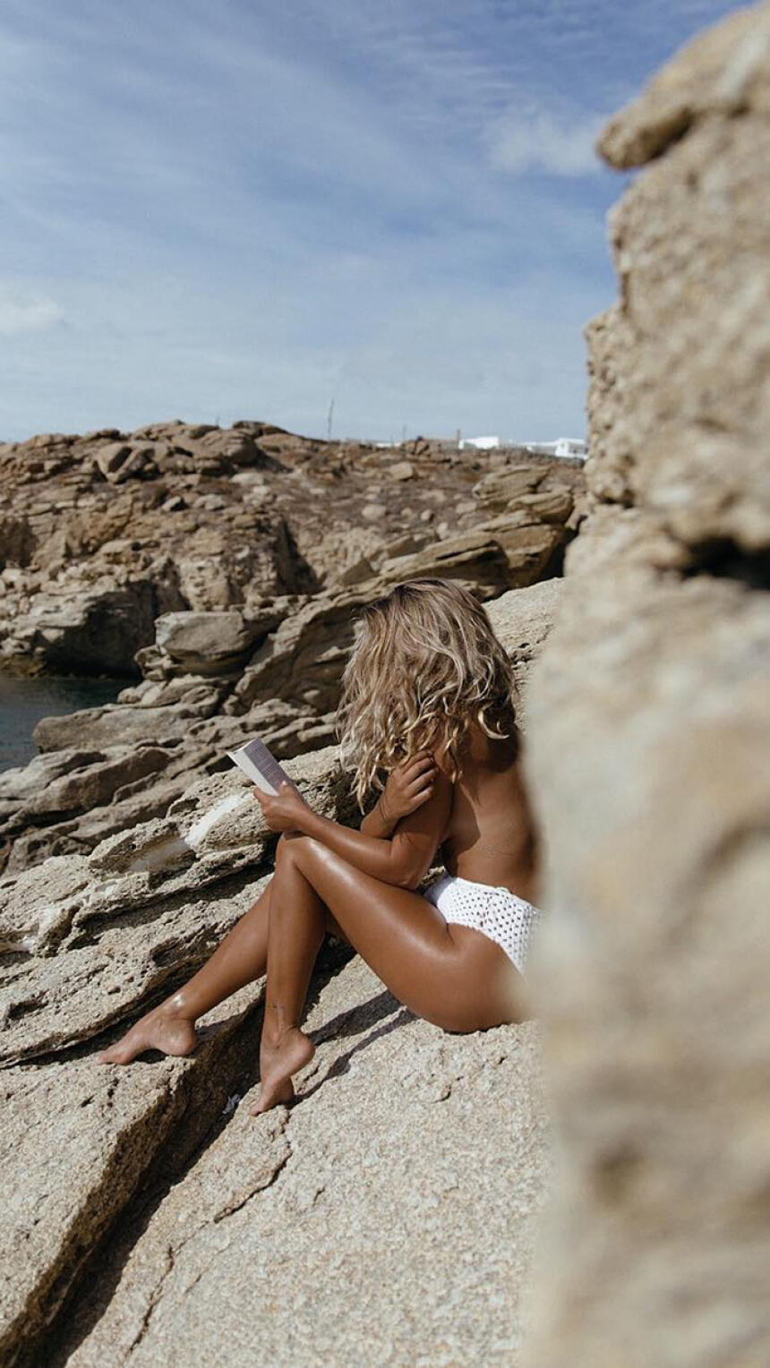 Alis Marić, osnivačica bloga Čitaj knjigu preporučila nam je 6 knjiga idealnih za čitanje za plaži
