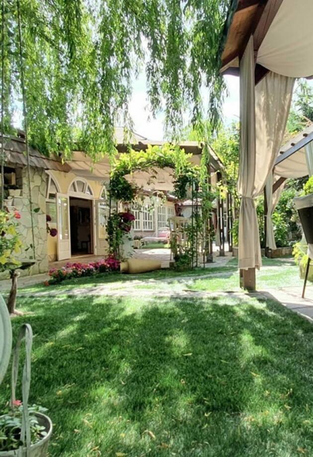 Medina Dedajić nam je otkrila najljepše bašte u Sarajevu idealne za malu pauzu i poseban gourmet trenutak