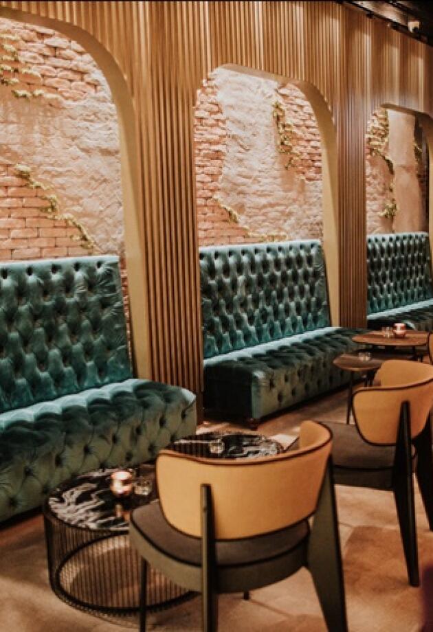 Interijer Wintorius Lounge u Tuzli podsjeća na bečke kavane. Zavirili smo u ovaj bar čije uređenje potpisuje Studio Kota