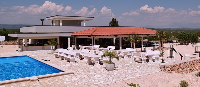Amfora - park zabave u Ljubuškom koji krije bazen, restoran i druge sadržaje među kojima će svatko pronaći nešto za sebe