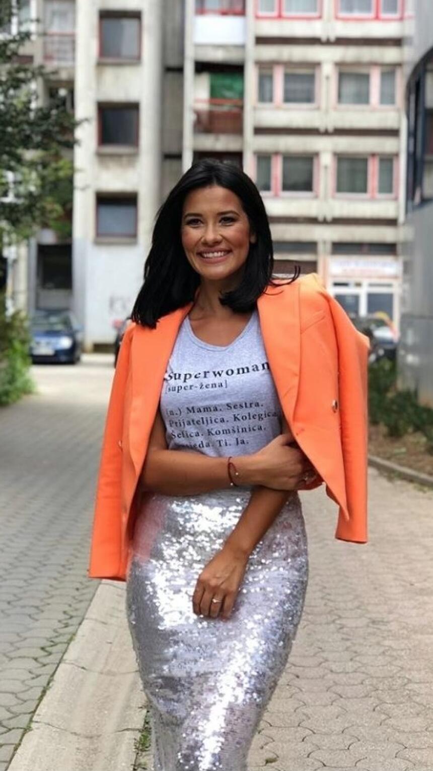 Dame širom BiH kombiniraju našu #FEELGOODmajica u sjajne outfite. Pogledajte fotografije.