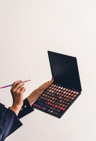 Na policama bh.drogerija pronašli smo 4 ključna makeup proizvoda za idealan ljetni 'glow' makeup look