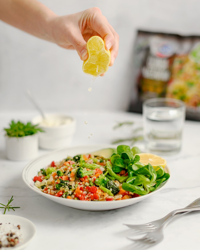 BONJOUR.gourmet: Ovu salatu smo napravili bez sjeckanja i nereda u kuhinji za 10 minuta, a sadrži zdrave namirnice!