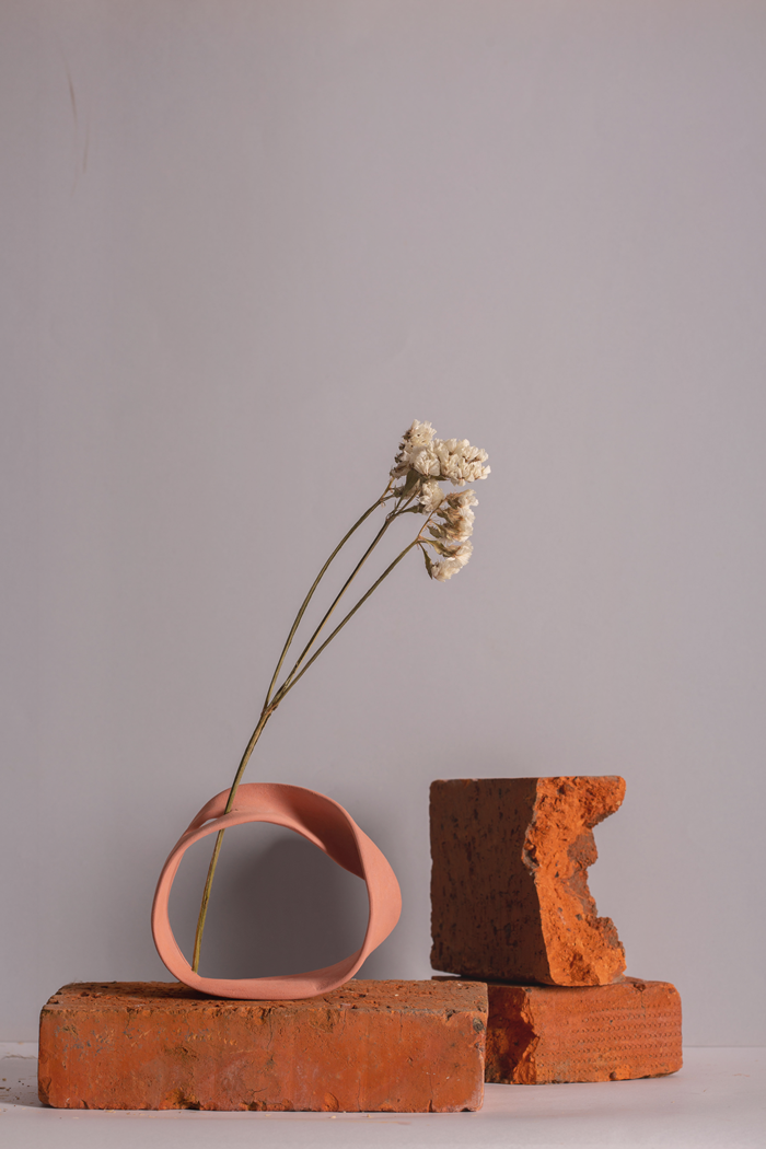 Njeni linijski crteži osvajaju na prvu, a sada Gazar ima prvu home decor liniju. Otkrivamo sve detalje.