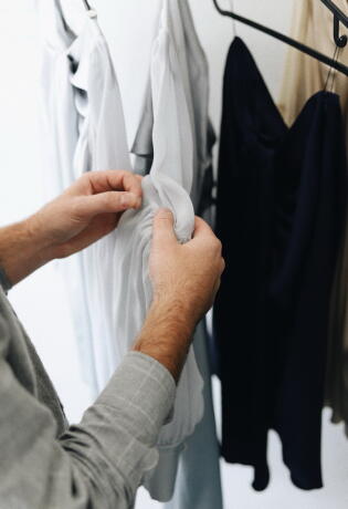 Kompanija slowFASHIONfast iz Banjaluke izrađuje odjeću za slow fashion brendove iz Europe. Otkrili su nam više detalja.