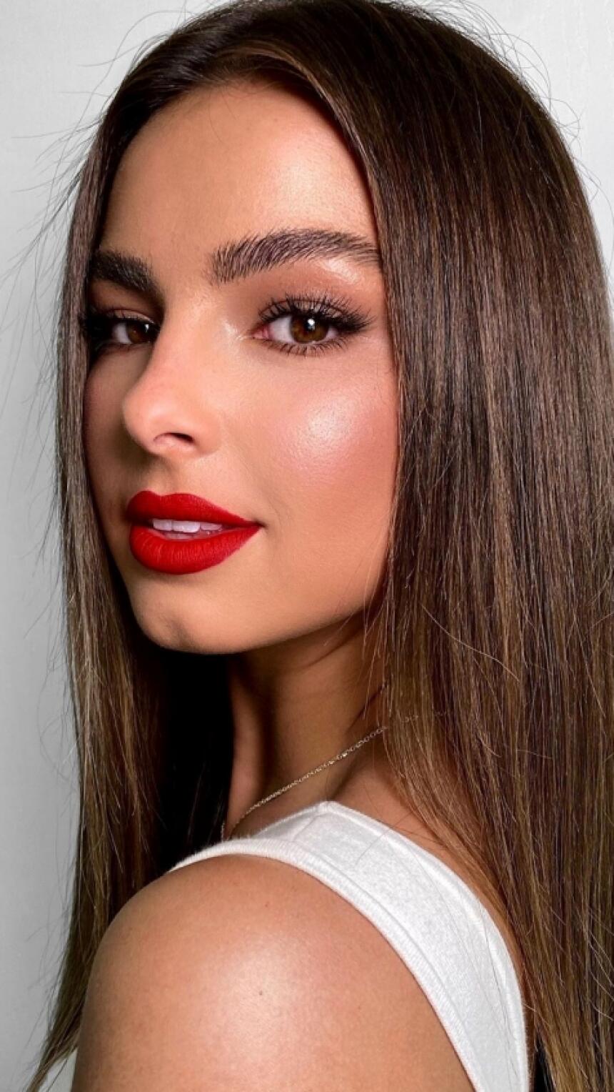 Makeup inspiracija: 12 zavodljivih beauty lookova s crvenim ružom koje želimo kopirati