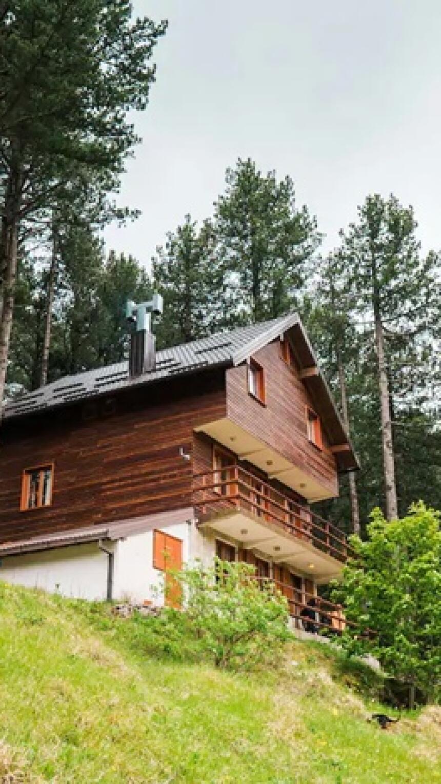 Na Airbnb stranici smo pronašli drvenu kuću na Rujištu idealnu za bijeg od gradske gužve