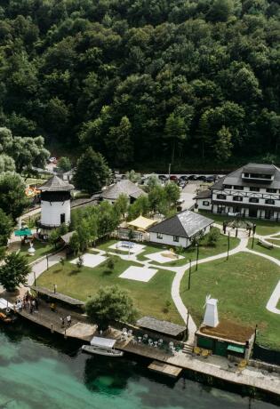 Turističko naselje Natura Art u blizini Bihaća idealna je lokacija za vikend izlet u prirodu i punjenje baterija