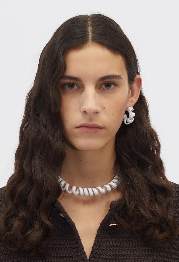 Bottega Veneta ponovno ima asesoar o kojem svi pričaju i oko kojeg je modna kritika podijeljena
