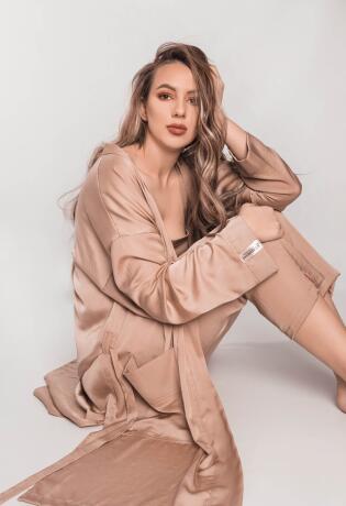 L'adorant je novi bh.brend svilenih lounge wear artikala i gumica za kosu. Jurija Milović nam je otkrila više detalja.