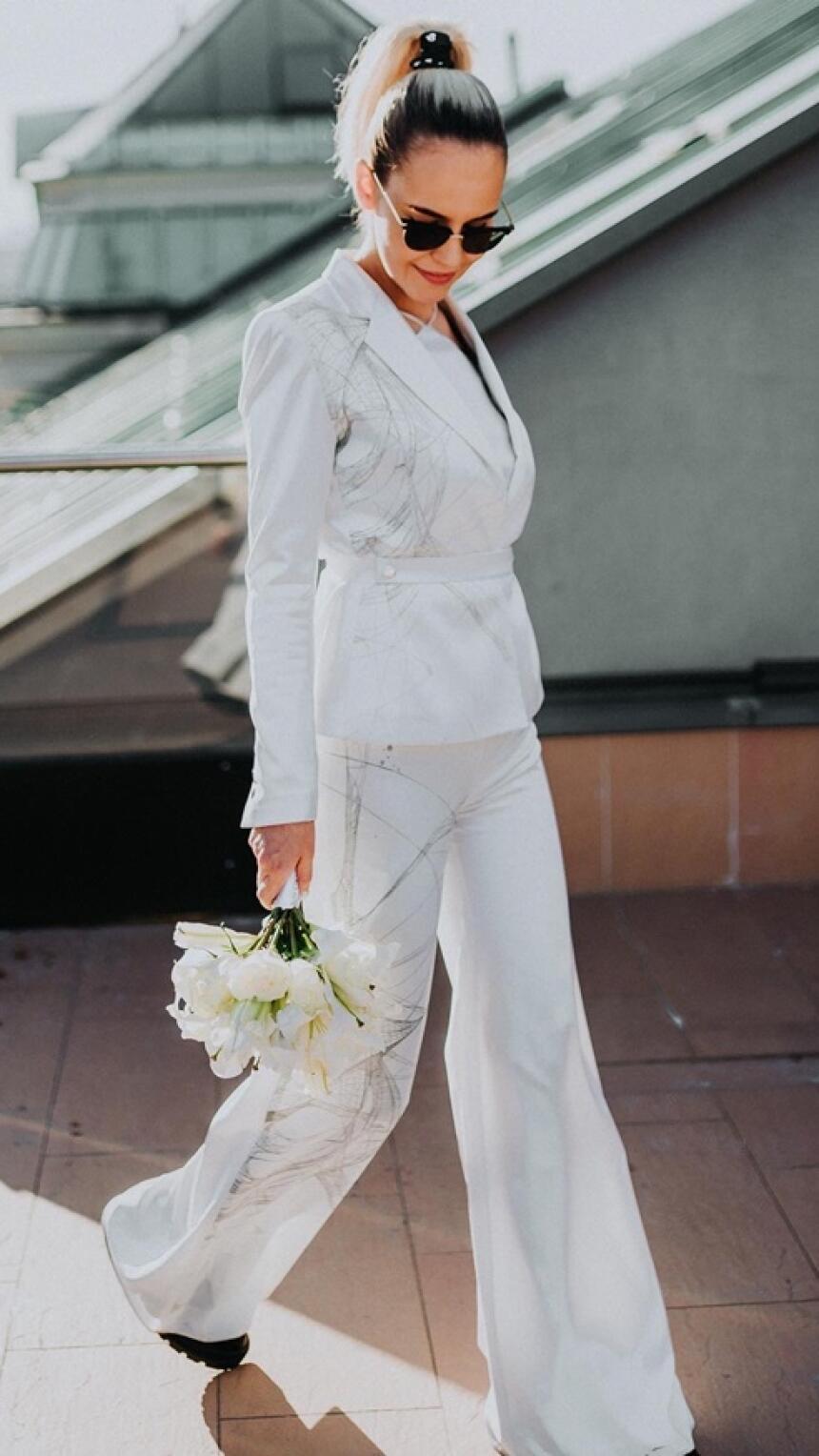 Lila je za svoje vjenčanje u Sarajevu birala Plusminus odijelo i da, zaljubili smo se u ovaj wedding look!