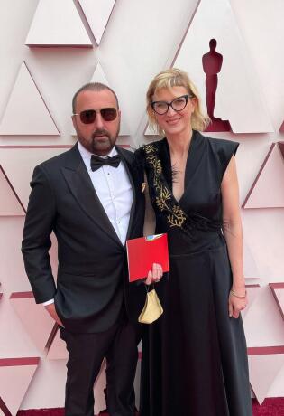 Jasmila Žbanić u haljini bh. dizajnerice na crvenom tepihu dodjele nagrade Oscar u Los Angelesu
