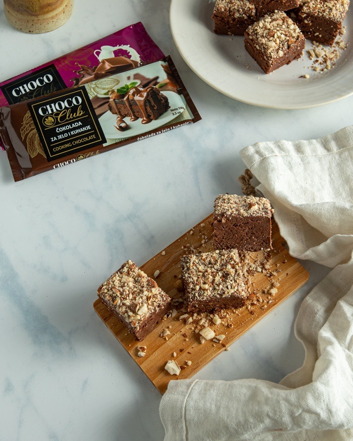 Imamo recept za sočan čokoladni fudge sa lješnjacima od samo 5 sastojaka koji ćete pripremiti za 5 minuta