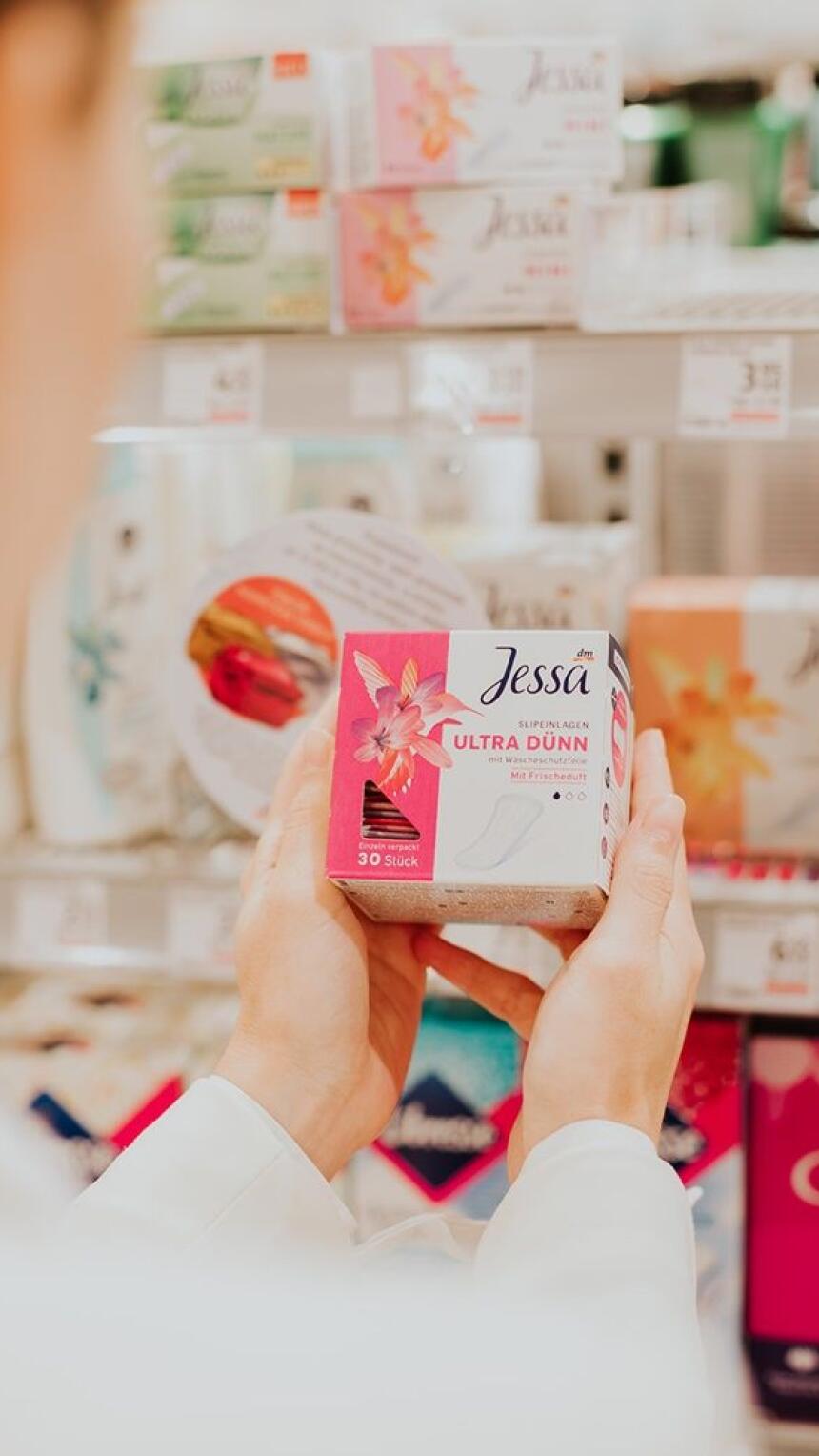 Mali vodič kroz popularne drogerijske proizvode za žensku higijenu + praktični savjeti za menstrualne tegobe