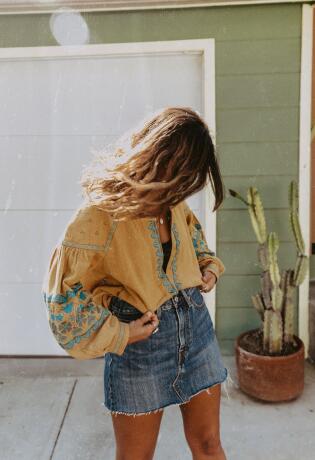 Kako jeans suknju kombinirati u casual izdanjima? Imamo 10 stylish prijedloga!
