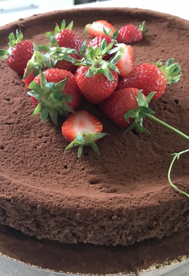Osnivačica Slatko je Slatko otkriva bezglutenski recept za tortu za Majčin dan koja oduševljava na prvi zalogaj!