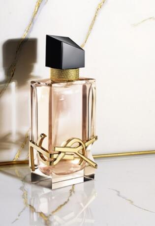 LIBRE Eau de Toilette novi je YSL parfem koji donosi neodoljiv spoj lavande iz Francuske i narančinog cvijeta iz Maroka