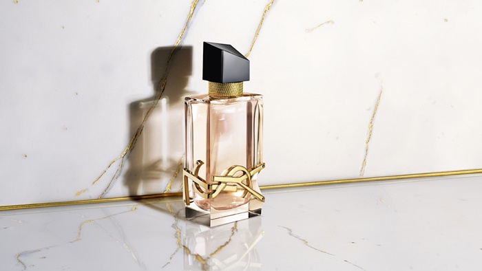 LIBRE Eau de Toilette novi je YSL parfem koji donosi neodoljiv spoj lavande iz Francuske i narančinog cvijeta iz Maroka