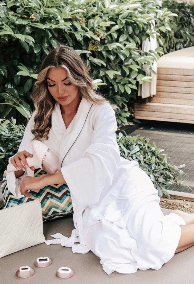 4 dame koje pratimo na Instagramu su isprobale novi uređaj uz koji ćete uživati u glatkoj koži do 6 mjeseci