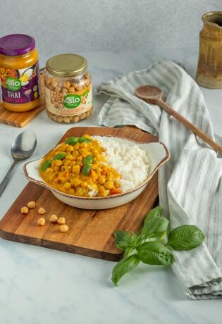 Sočan i ukusan curry sa slanutkom u thai curry sosu koji će lako napraviti i početnici