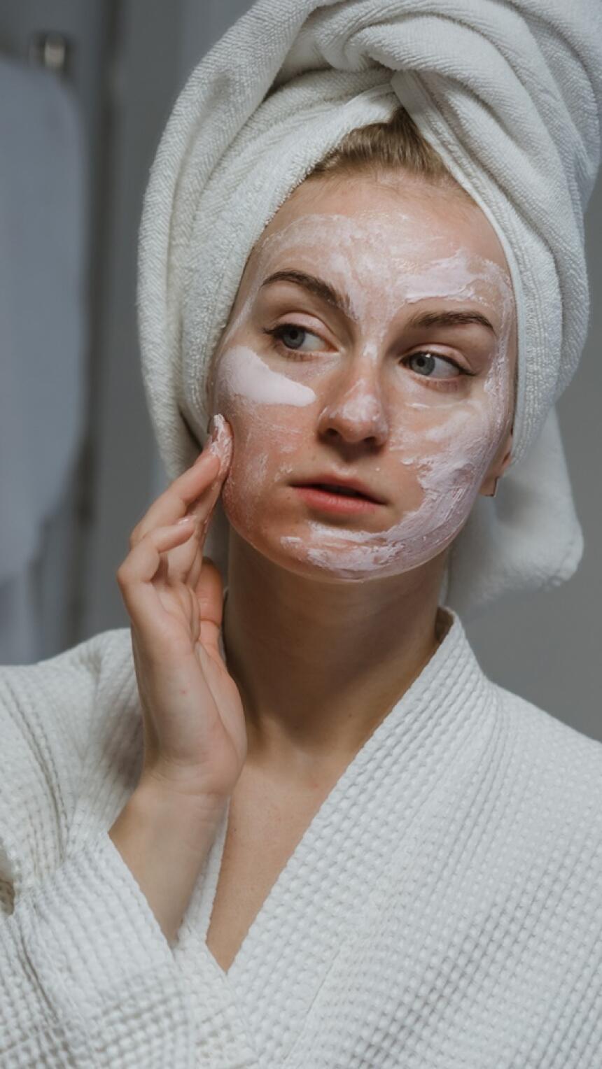 Razgovarali smo s dermatologicom i saznali sve o efikasnoj njezi problematične i masne kože kod kuće