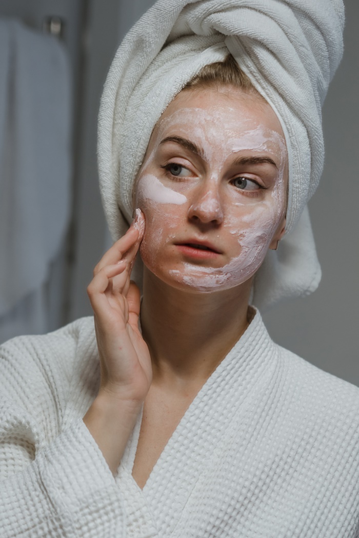 Razgovarali smo s dermatologicom i saznali sve o efikasnoj njezi problematične i masne kože kod kuće