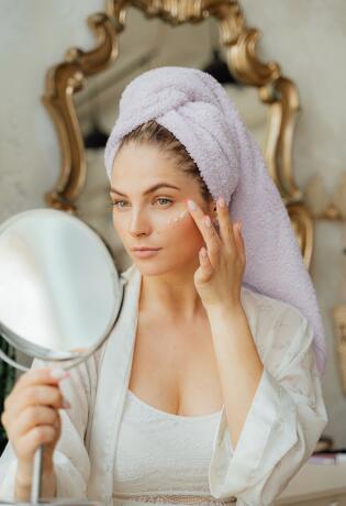 Pronašli smo serum koji djeluje poput 'botoksa u bočici' i daje punoću koži