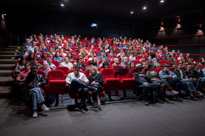 Održana kino pretpremijera filma “Ekskurzija” Une Gunjak, od danas u kinima širom BiH
