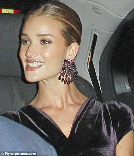 Tko si ti i što si učinila s Rosie Huntington-Whiteley? 