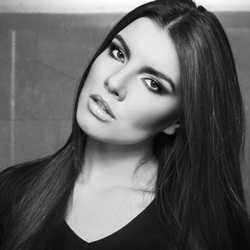 Model ID: Aida Jahić