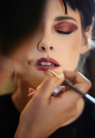 Kreirajte odvažan makeup look uz CHANEL novitete sa zagasitim jesenskim tonovima