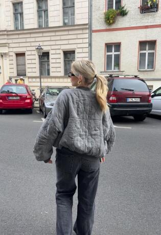 Bomber jakne nose sve modne insajderice, a mi donosimo jednu koja je neopisivo cool