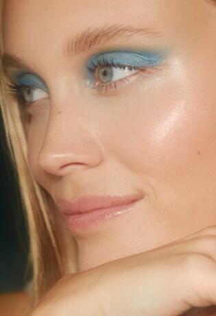 Pronašli smo makeup koji će na vaše beauty police donijeti novu, svjetlucavu eru