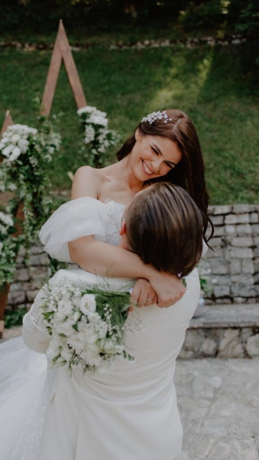 CJ Weddings Studio je kroz objektiv ulovio idilične trenutke vjenčanja Azre i Mirzeta