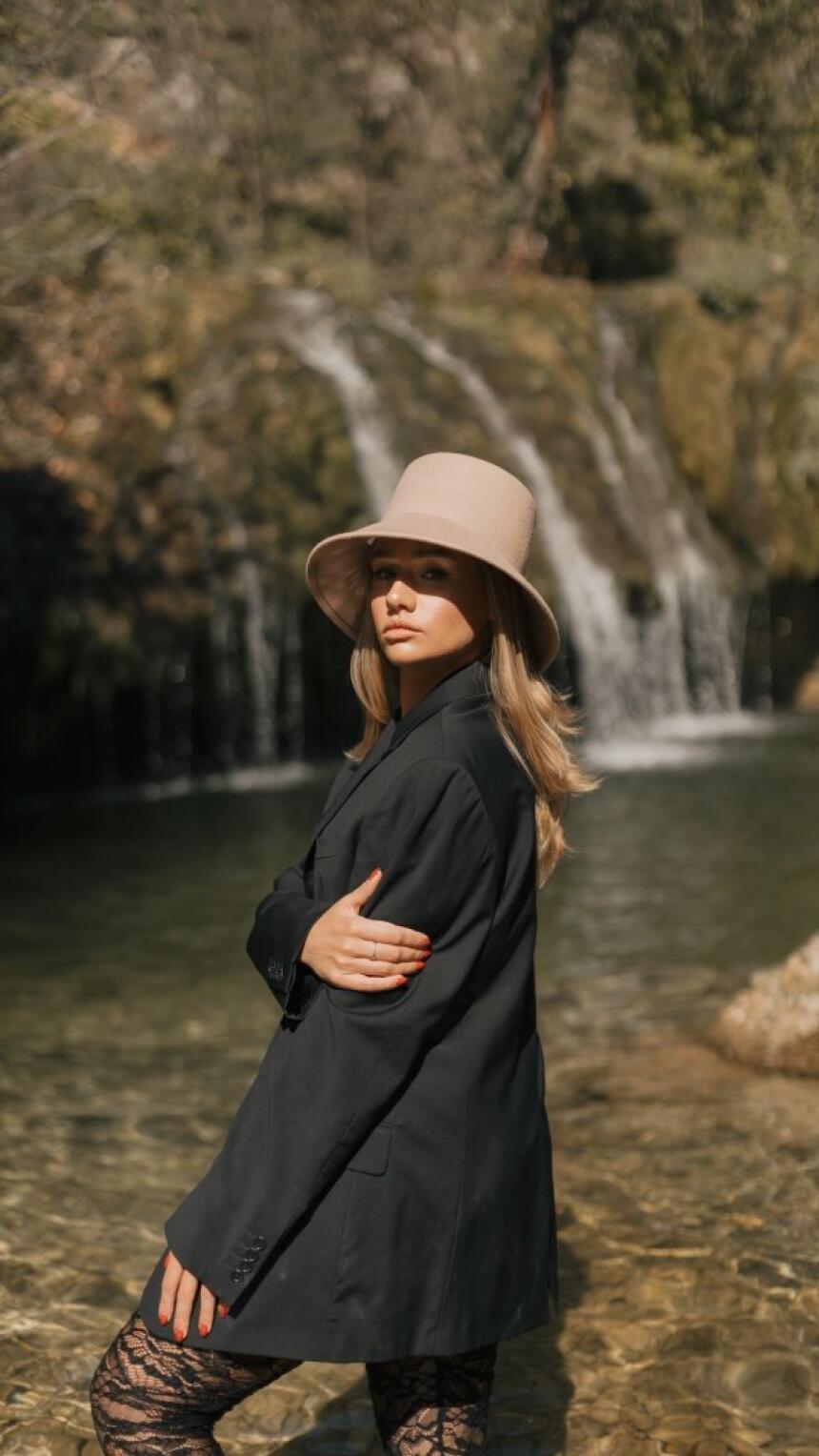 Hrapović Hats ima novu kolekciju šešira koji će upotpuniti stylish jesenske outfite