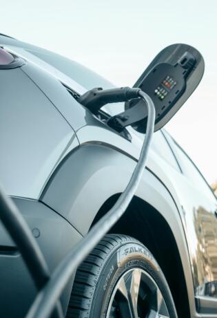 Sarajevo vozi prema budućnosti s električnim vozilima. Donosimo više detalja.