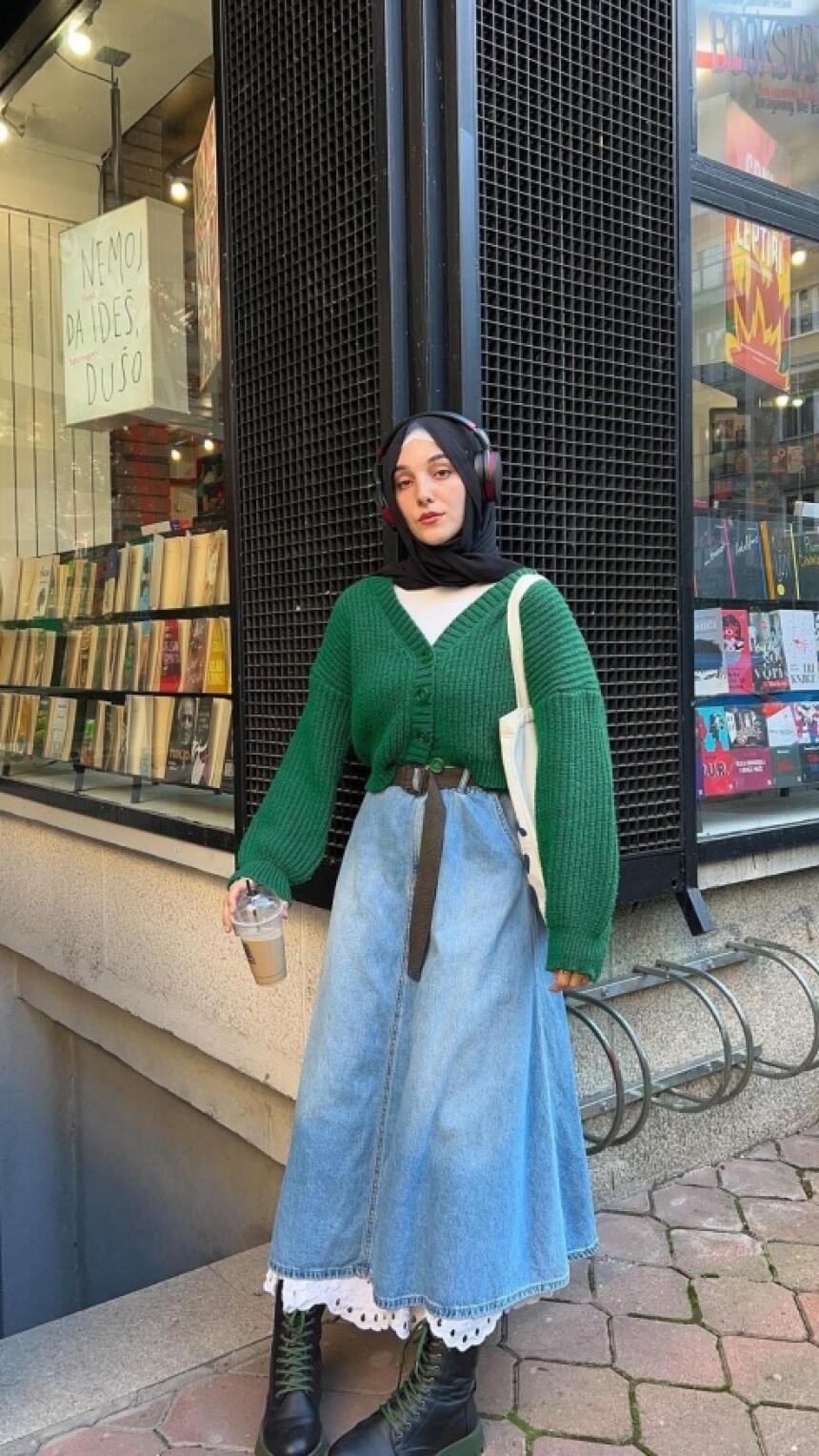 1 suknja, 4 outfita: Azra će vas inspirirati kako da kombinirate denim suknju