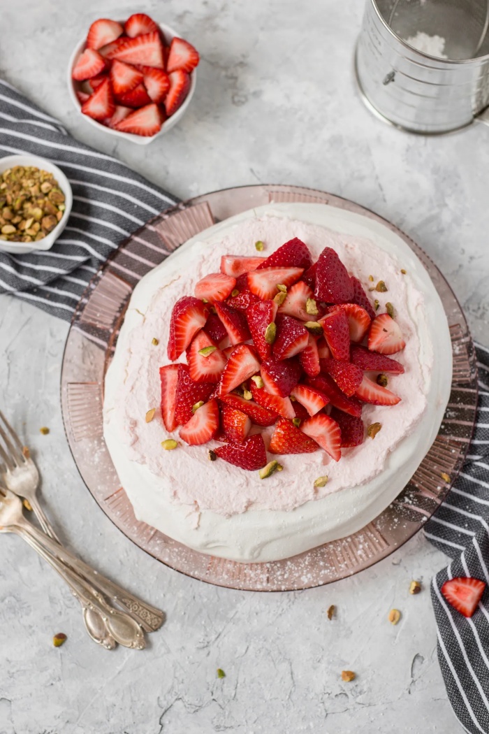 Pavlova s jagodama: Donosimo superukusni, lagani i osvježavajući recept