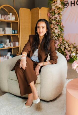 Jessica Alba se vraća na male ekrane! Znamo kada njen akcijski film stiže na Netflix.