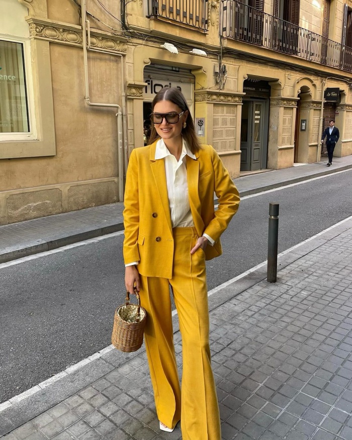 Uz ovih 5 MANGO hlača u boji u trenu ćete kreirati chic poslovne lookove