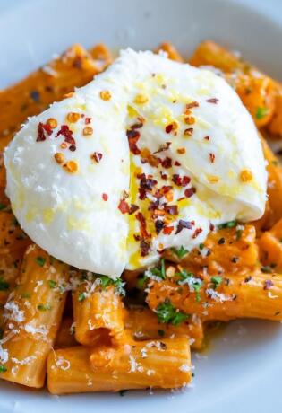 Burrata sir traže svi u BiH! Znamo gdje ga naći i donosimo brzi recept.