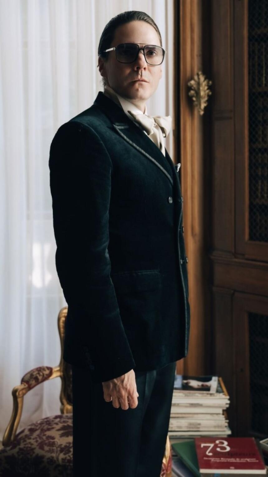 Gdje gledati miniseriju Karl Lagerfeld i tko se našao glavnoj ulozi? Imamo detalje.