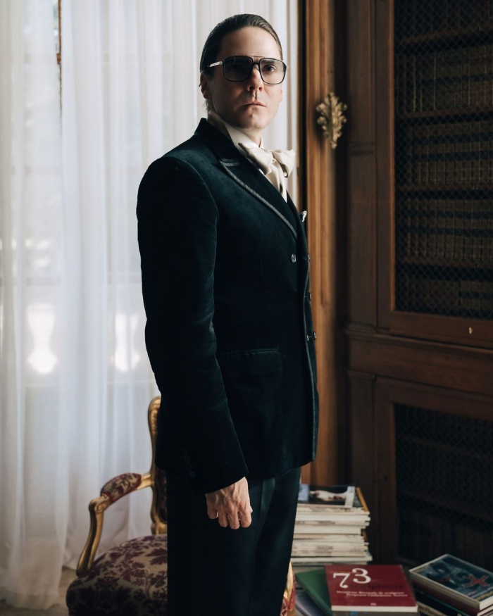Gdje gledati miniseriju Karl Lagerfeld i tko se našao glavnoj ulozi? Imamo detalje.